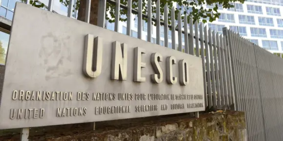 Ιστορική δικαίωση: Η UNESCO καθιέρωσε «Παγκόσμια Ημέρα Ελληνικής Γλώσσας» την 9η Φεβρουαρίου κάθε έτους