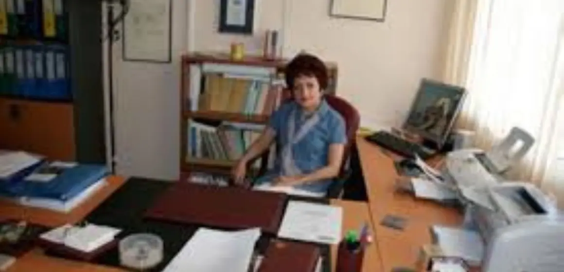 Ένα πολύ σημαντικό συνέδριο για την Λεσβιακή διάλεκτο από μια φωτισμένη – οραματίστρια : την γλωσσολόγο Αγγελικη Ράλλη . Ας το αναδειξουμε και ας το στηριξουμε άπαντες , .