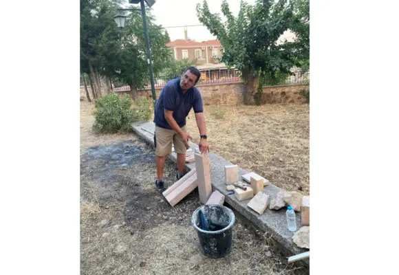 Βιντεοσκοπημένος μοντελισμός της πέτρας από τον Βαγγέλη Ζαροδημητράκη