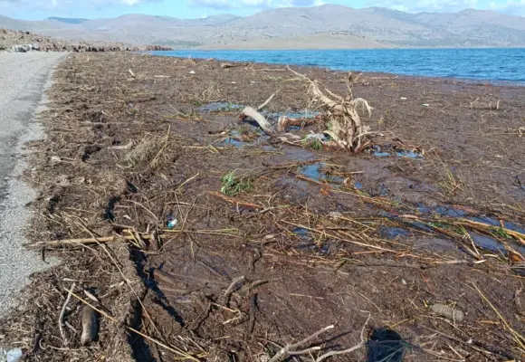 Τα απόνερα του Τσικνιά στη Νυφίδα μετά την πλημμύρα της περασμένης Τρίτης (φωτογραφίες)