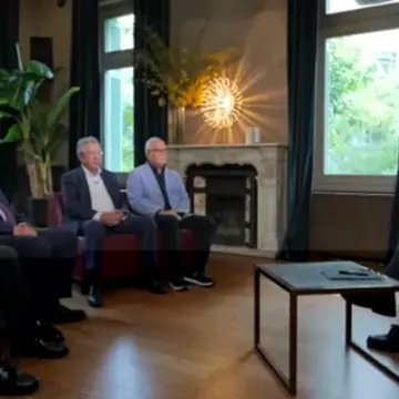 Τέσσερις συμφοιτητές, φίλοι, διακεκριμένοι και καταξιωμένοι παγκοσμίως  ιατροί [Videos]