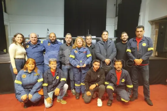 omada-dasopyrosvesisL Τιμήθηκαν όσοι στήριξαν την ομάδα δασοπυρόσβεσης Πολιχνίτου