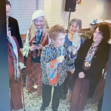 Ένα έθιμο που αντέχει και αυθεντικά αναπαρίσταται στη Νυφίδα, το ποδαρικό!!