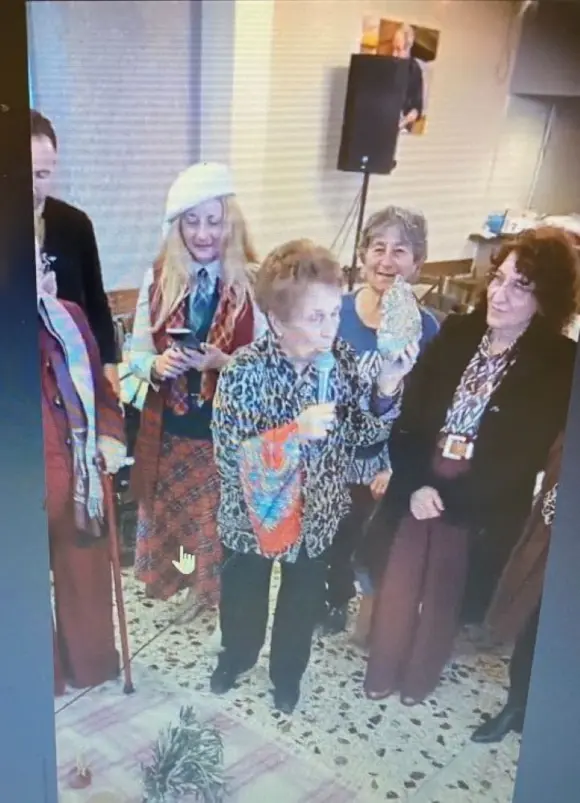 Ένα έθιμο που αντέχει και αυθεντικά αναπαρίσταται στη Νυφίδα, το ποδαρικό!!