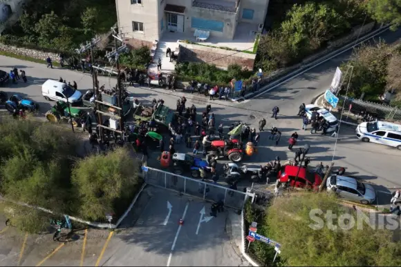 ΔΙΧΑΖΕΙ ἤ ΑΦΥΠΝΙΖΕΙ ἡ πρόταση τῆς κας Ἀντωνέλλη Άναστασίας; [βίντεο]