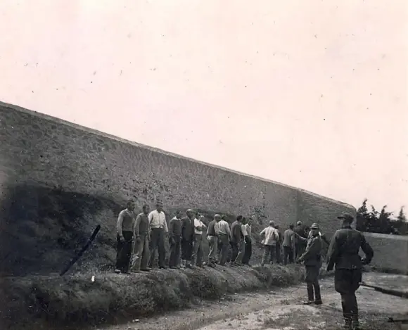 kaisariani2-_n Ποιητική περιγραφή της εκτέλεσης των 200 στην Καισαριανή από τον Κ. Βάρναλη-Μια επαίσχυντη Γερμανική ανακοίνωση.