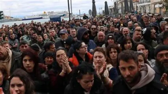 afdodis-pyretos-jpg Η ΛΕΣΒΟΣ ΔΕΝ ΚΕΙΤΑΙ ΜΑΚΡΑΝ….