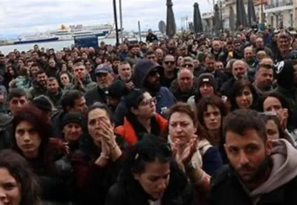 Η ΛΕΣΒΟΣ ΔΕΝ ΚΕΙΤΑΙ ΜΑΚΡΑΝ….