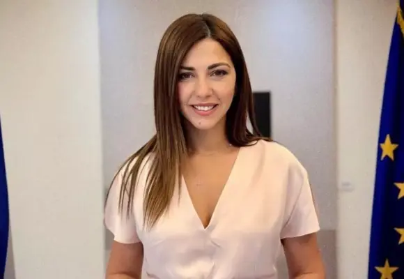 sofia zaxaraki sinenteuxi av jpeg