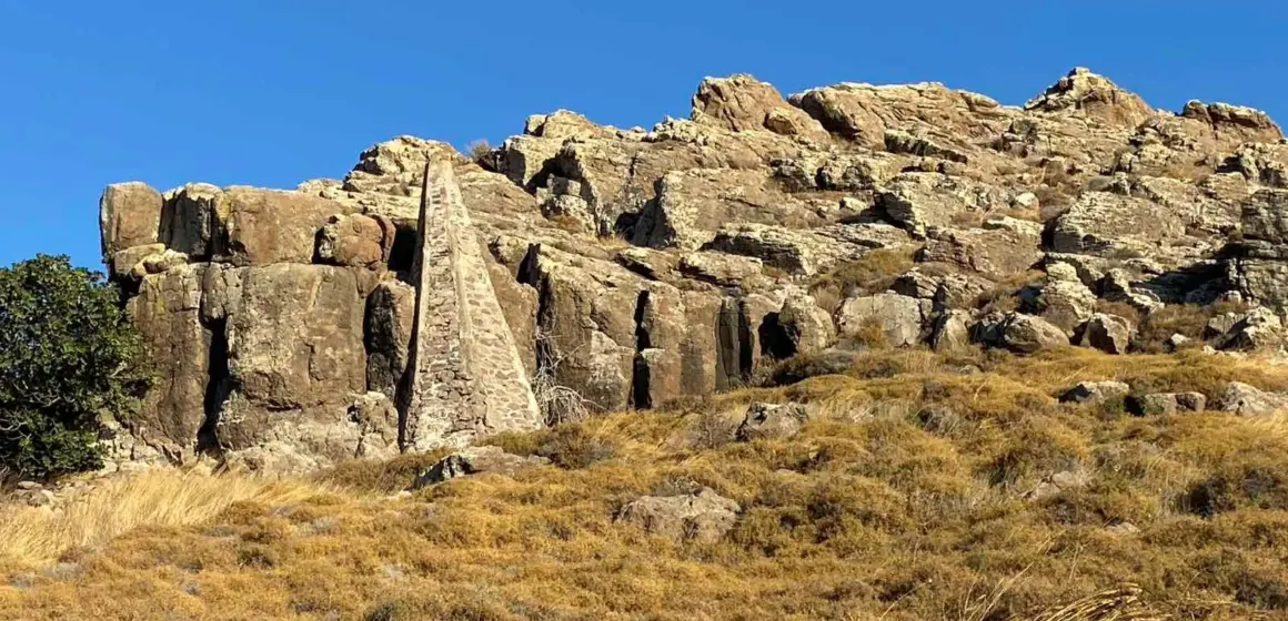 PYRAMIDES PYRAMIDES